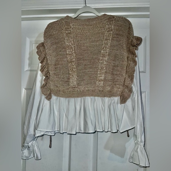 Illa Illa Stylish Tan and White Ruffle Sweater Top - Picture 12 of 12